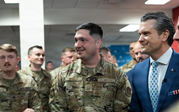 POTUS, SW Participate in Memphis Making America Safe Again Roundtable, SW Meets with Air Guard Troops