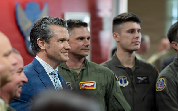 POTUS, SW Participate in Memphis Making America Safe Again Roundtable, SW Meets with Air Guard Troops