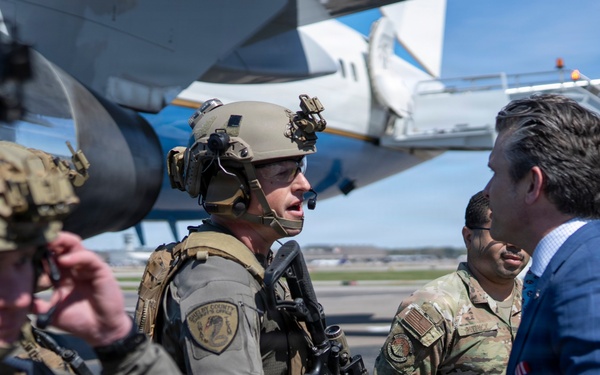 POTUS, SW Participate in Memphis Making America Safe Again Roundtable, SW Meets with Air Guard Troops