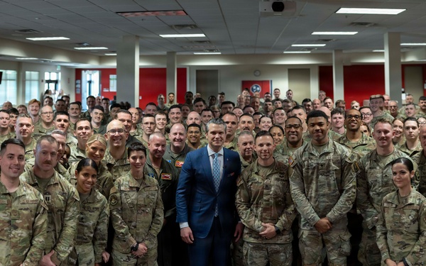 POTUS, SW Participate in Memphis Making America Safe Again Roundtable, SW Meets with Air Guard Troops
