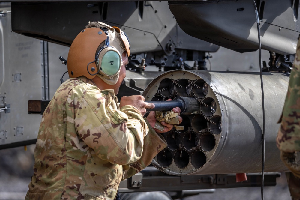 AH-64 Apache Winter Aerial Gunnery