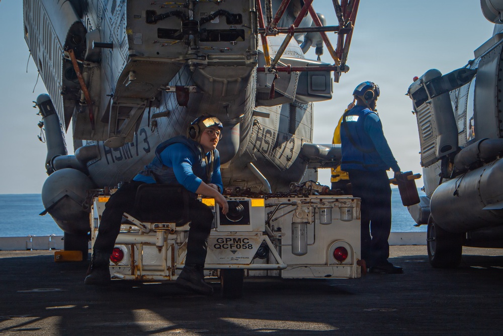 Nimitz Sailors Move Aircraft