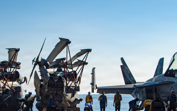 Nimitz Sailors Move Aircraft