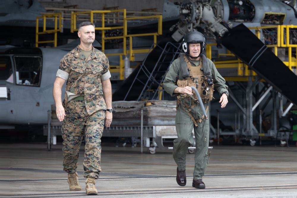 Deputy Commandant for Aviation Lt. Gen. Swan flies MV-22B Osprey