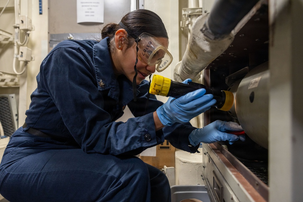 Sailors and Marines Aboard USS Portland Conduct Routine Operations