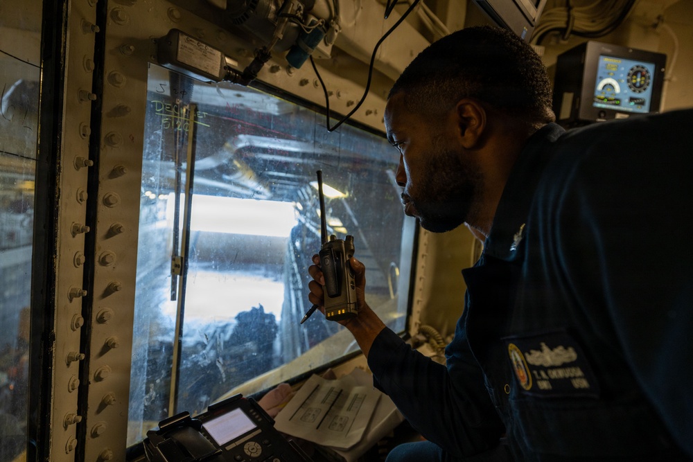 USS Portland Sailors and Marines Perform Maintenance and Daily Tasks