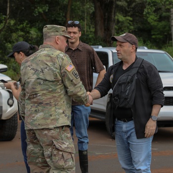 Governor, Adjutant General and state officials evaluate Waialua flood recovery