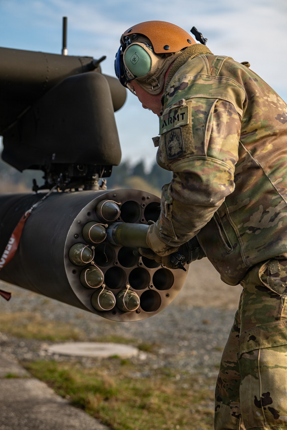 12th CAB soldiers arm Apaches for flight at Operation Skyfall