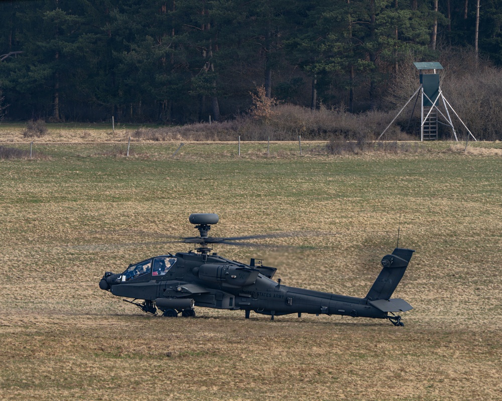 12th CAB soldiers arm Apaches for flight at Operation Skyfall