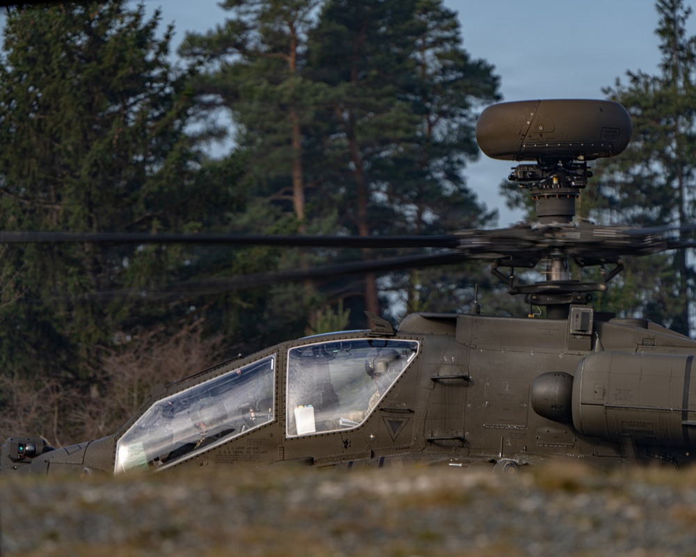 12th CAB soldiers arm Apaches for flight at Operation Skyfall
