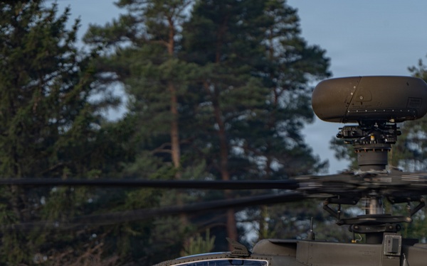 12th CAB soldiers arm Apaches for flight at Operation Skyfall