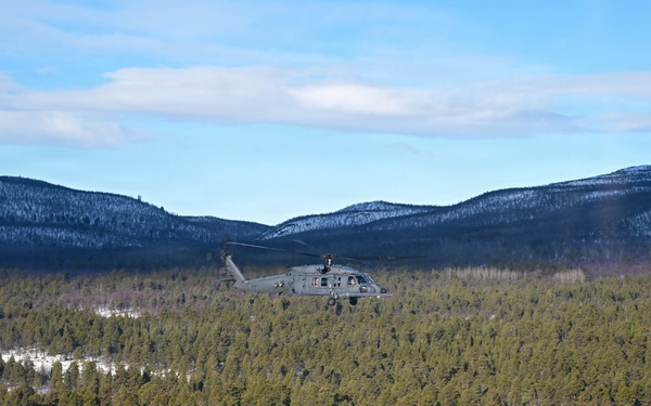 31st FW teams up with Swedish Rangers for CSAR training in the High North