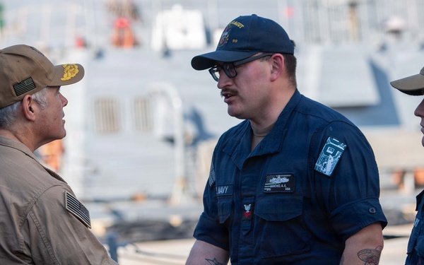 Rear Adm. Dusty Rhodes visits USS Farragut