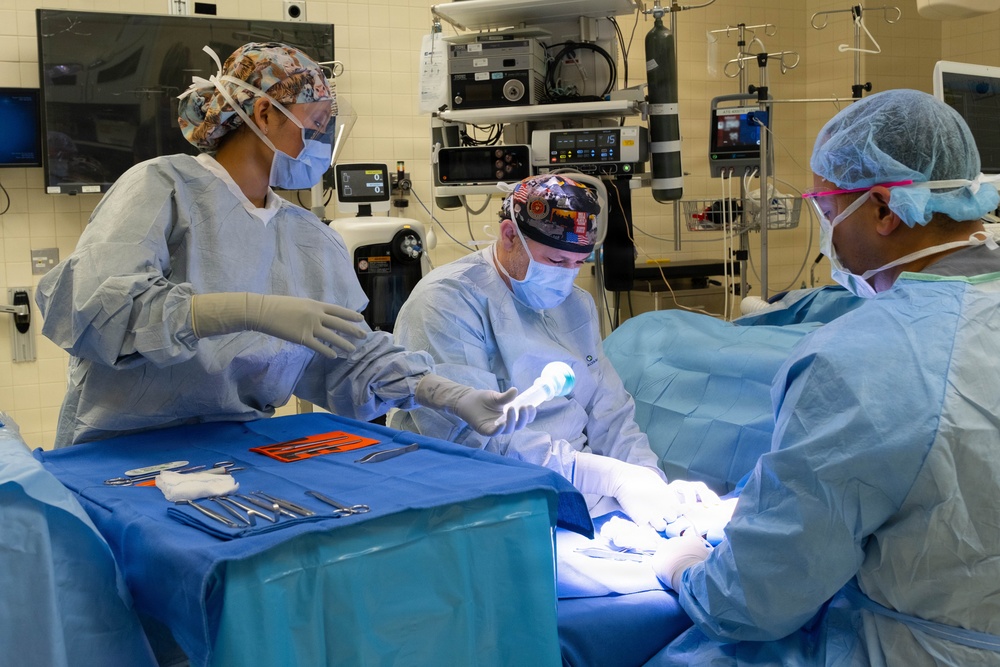 62nd Medical Brigade Soldiers operate surgical suites at Madigan to strengthen warfighting readiness