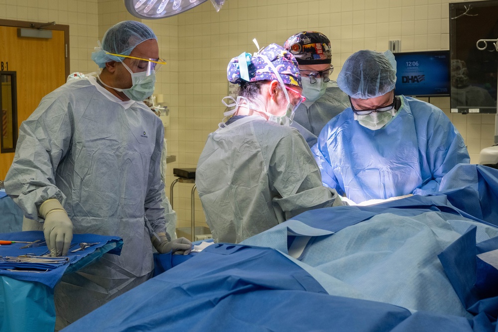 62nd Medical Brigade Soldiers operate surgical suites at Madigan to strengthen warfighting readiness