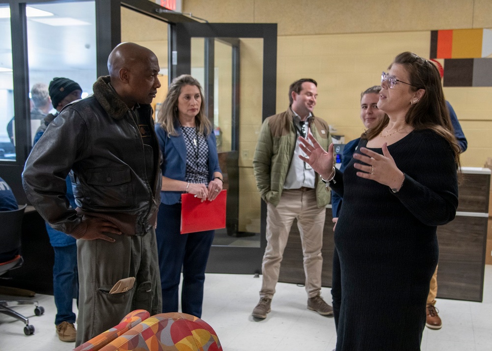 Rear Adm. Stephen Barnett visits RTC