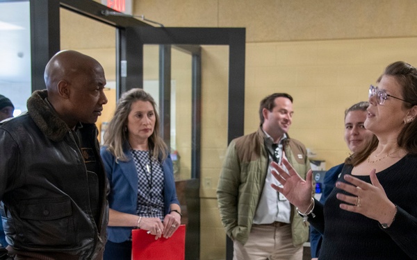 Rear Adm. Stephen Barnett visits RTC