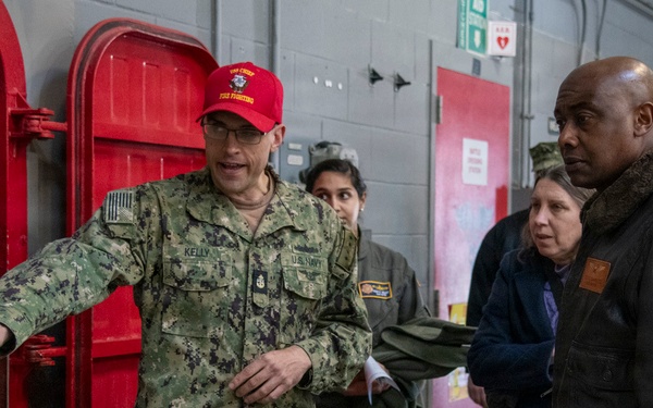 Rear Adm. Stephen Barnett visits RTC