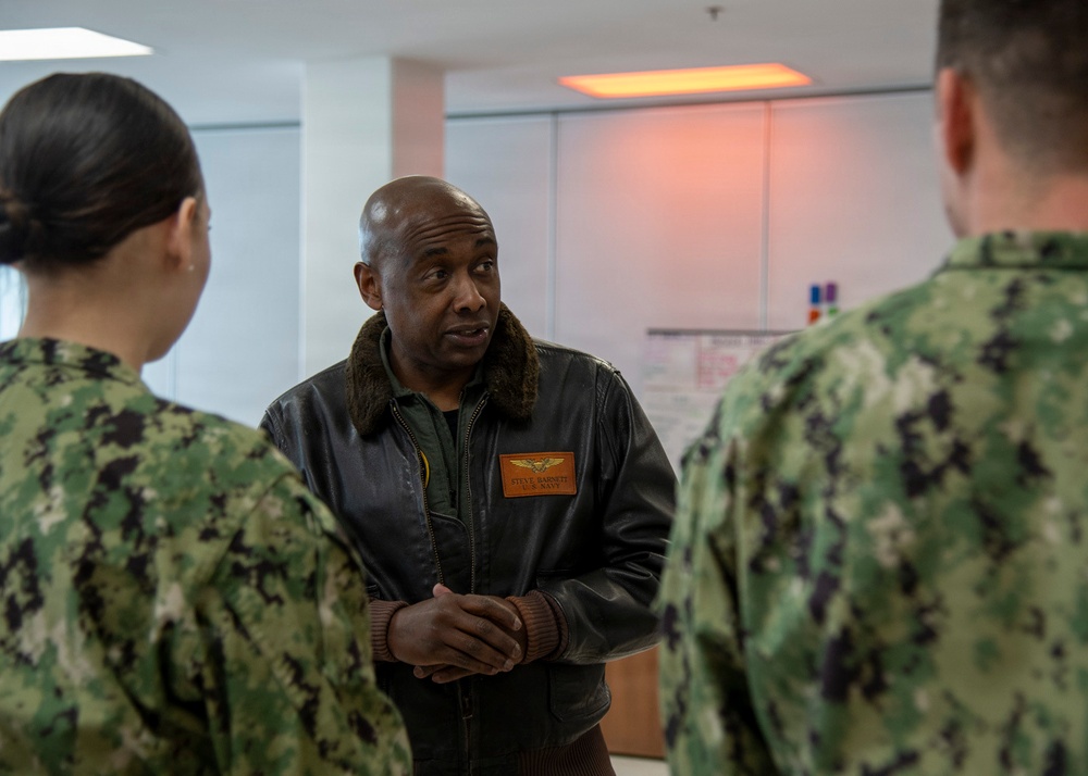 Rear Adm. Stephen Barnett visits RTC