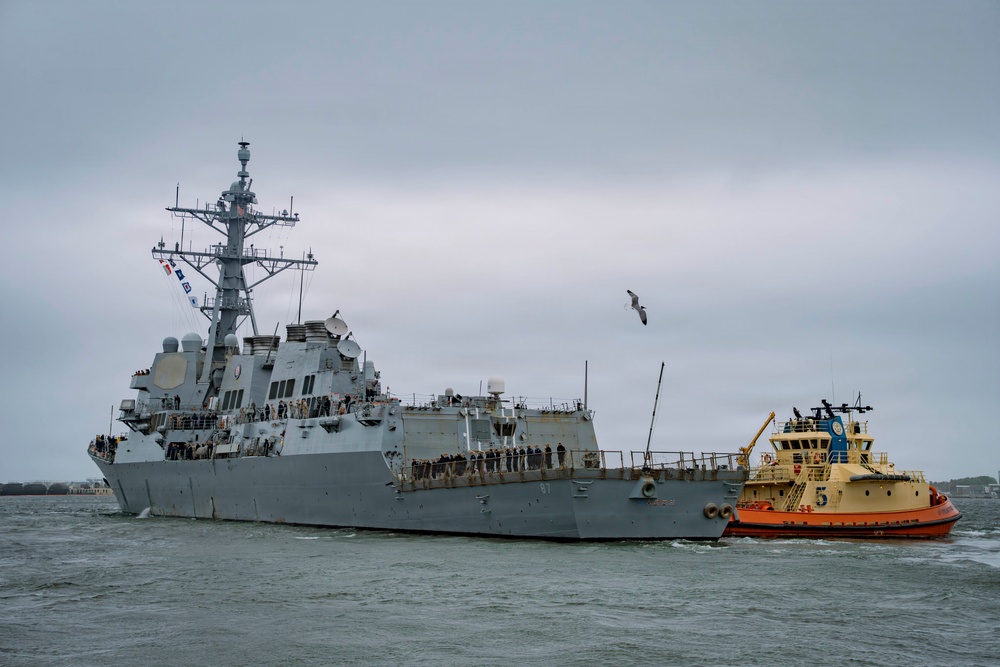USS Mason (DDG 87) Departs for Deployment