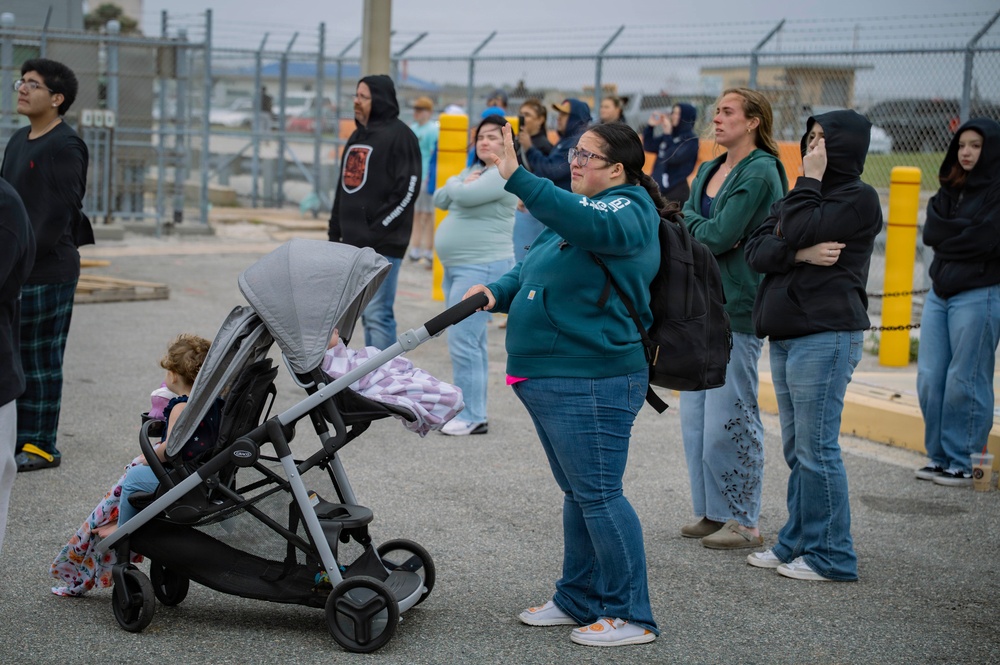 USS Mason (DDG 87) Departs for Deployment