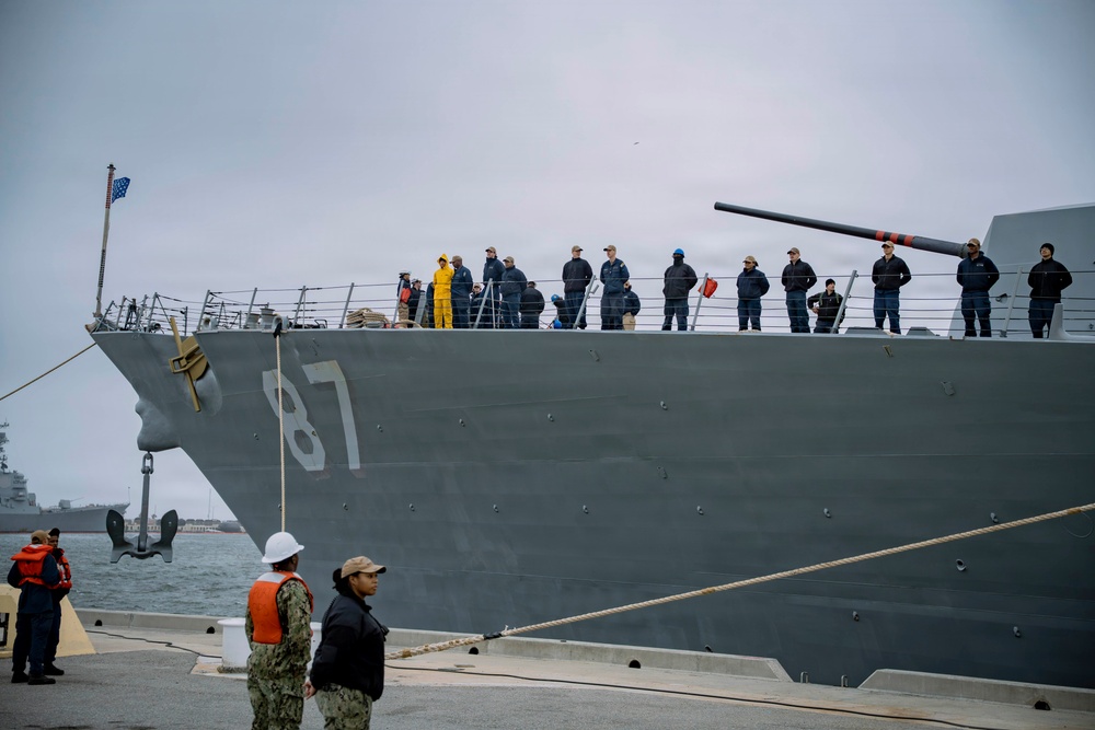 USS Mason (DDG 87) Departs for Deployment