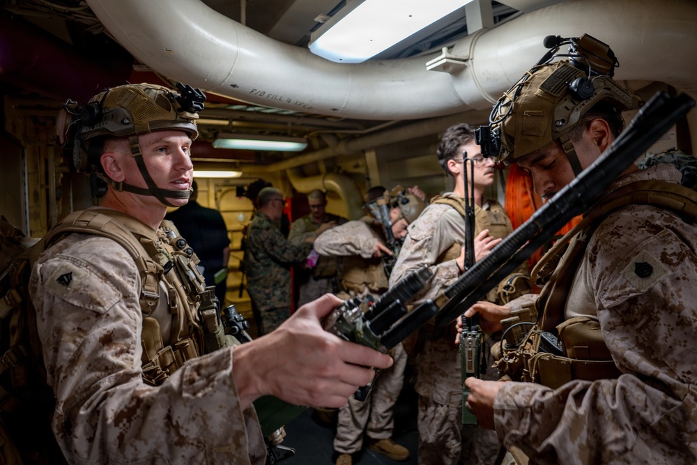 11th MEU Marines Conduct TRAP Rehearsal