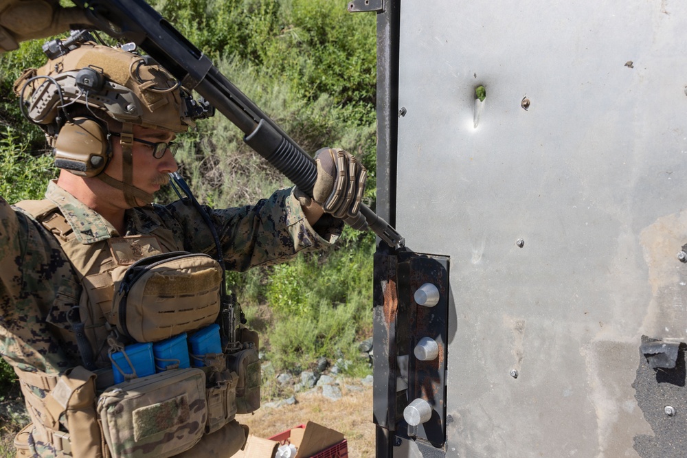 Raid Leaders Course 26-1 Breaching Training