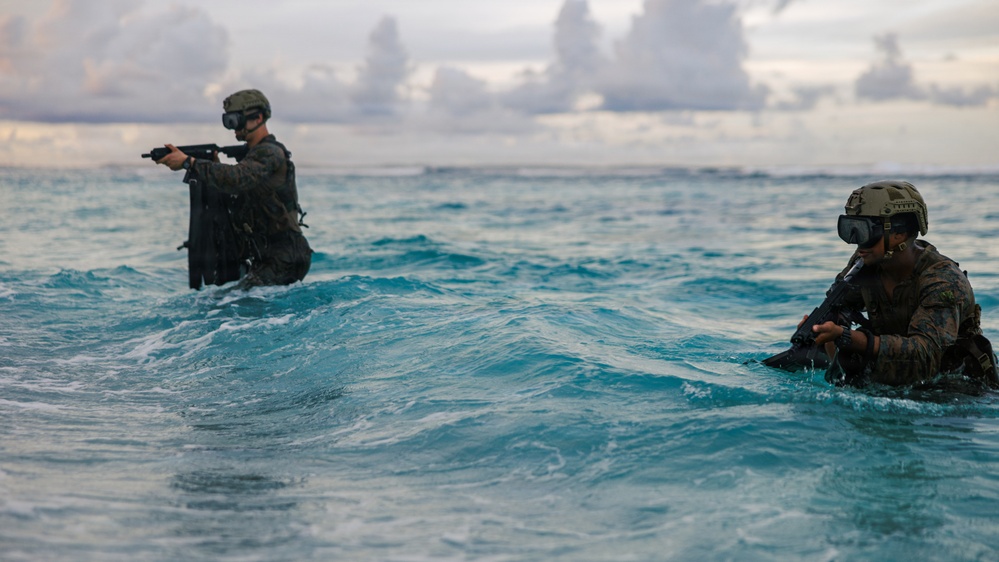 31st MEU | Force Recon Platoon conducts simulated Reconnaissance &amp; Surveillance