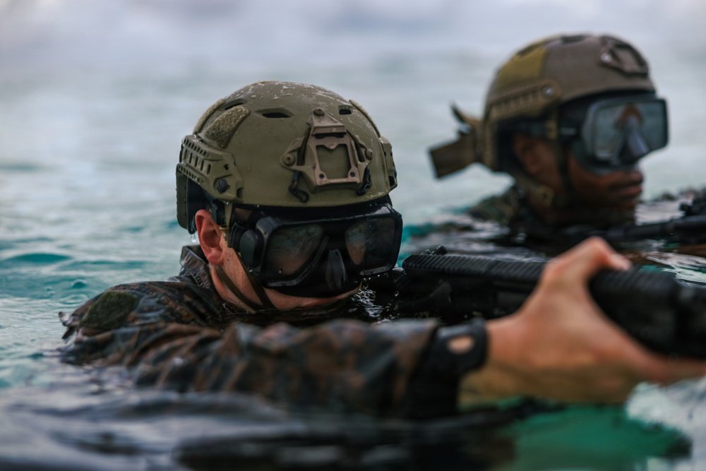 31st MEU | Force Recon Platoon conducts simulated Reconnaissance &amp; Surveillance