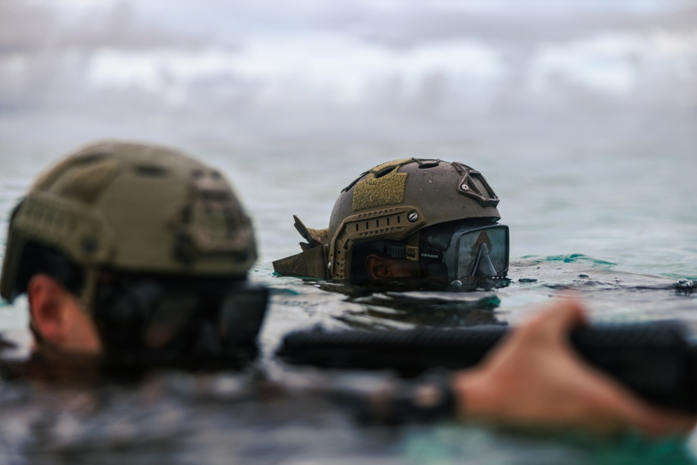31st MEU | Force Recon Platoon conducts simulated Reconnaissance &amp; Surveillance