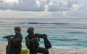 31st MEU | Force Recon Platoon conducts simulated Reconnaissance &amp; Surveillance