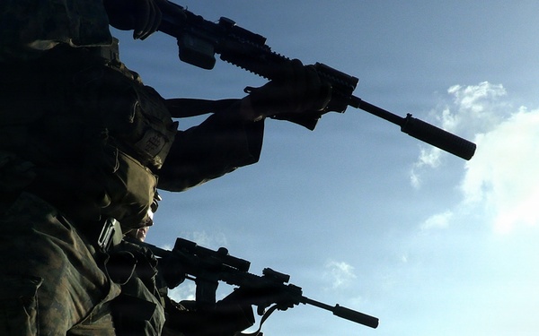 31st MEU | Lima Company conducts live fire deck shoot