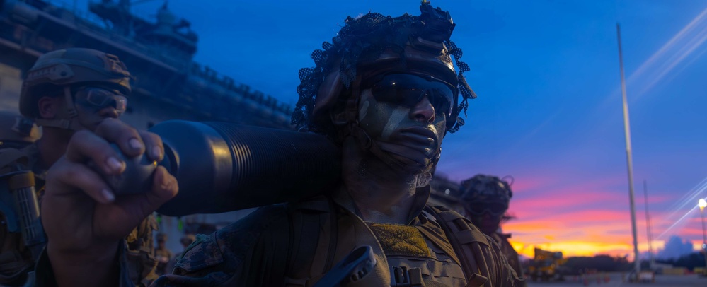 31st MEU | Weapons Company conducts simulated amphibious assault