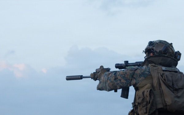31st MEU | Lima Company conducts live fire deck shoot