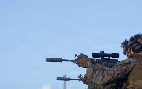 31st MEU | Lima Company conducts live fire deck shoot