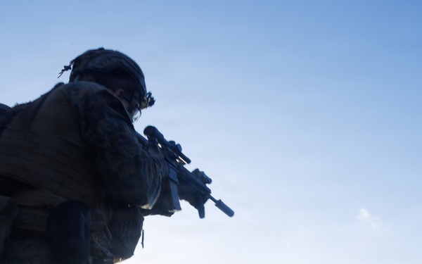 31st MEU | Lima Company conducts live fire deck shoot