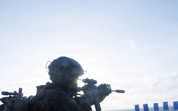 31st MEU | Lima Company conducts live fire deck shoot