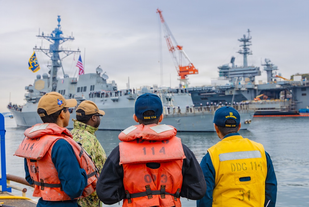 USS Mustin Arrives at Fleet Activities Yokosuka