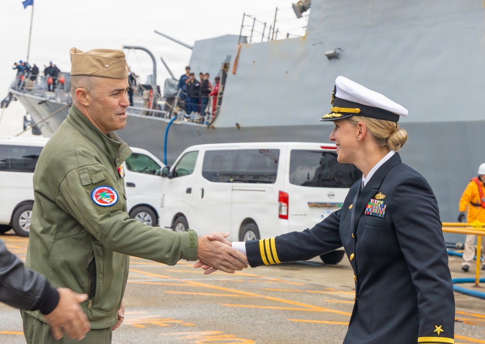 USS Mustin Arrives at Fleet Activities Yokosuka