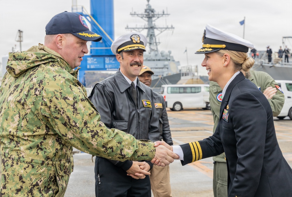 USS Mustin Arrives at Fleet Activities Yokosuka