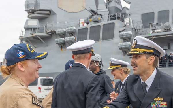 USS Mustin Arrives at Fleet Activities Yokosuka