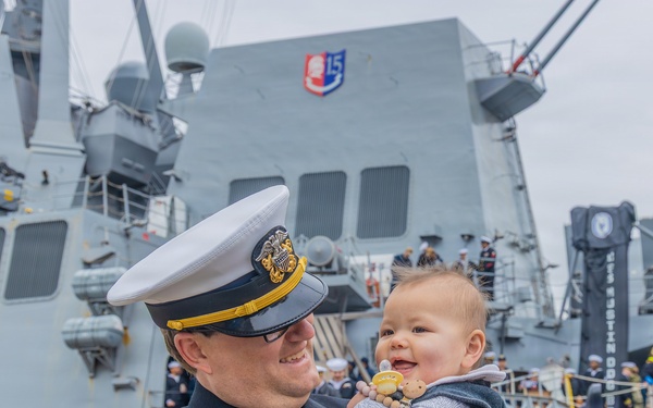USS Mustin Arrives at Fleet Activities Yokosuka