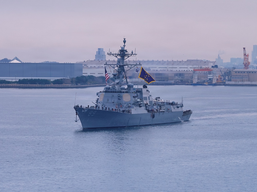 USS Mustin Arrives in Yokosuka