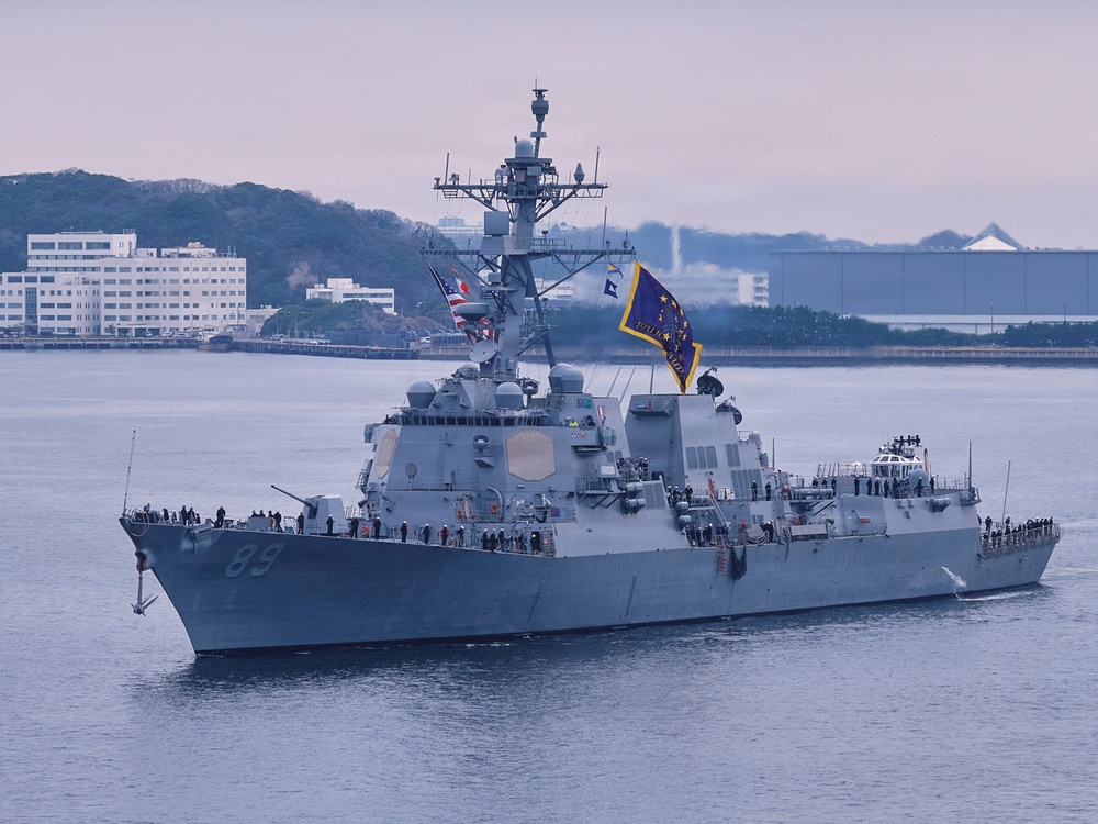 USS Mustin Arrives in Yokosuka