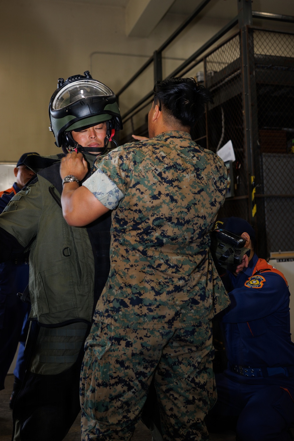 MCIPAC EOD trains Japan Coast Guard and Naha Fire Department