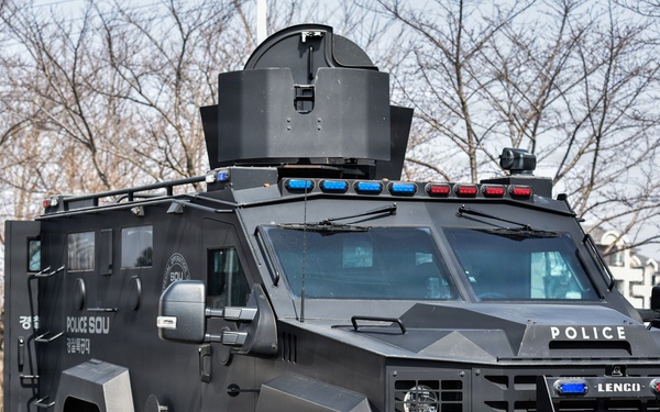 ROK SWAT, U.S Army Garrison Humphrey's personnel conduct joint explosive training