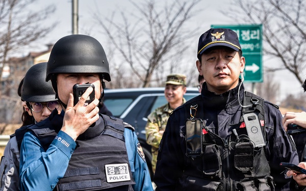 ROK SWAT, U.S Army Garrison Humphrey's personnel conduct joint explosive training