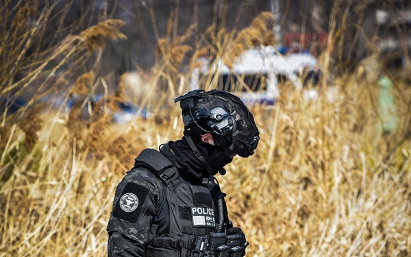 ROK SWAT, U.S Army Garrison Humphrey's personnel conduct joint explosive training