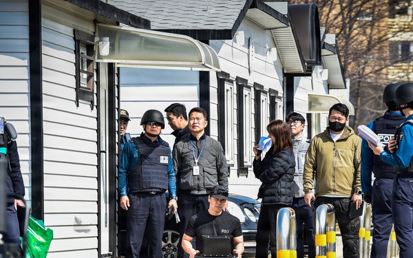 ROK SWAT, U.S Army Garrison Humphrey's personnel conduct joint explosive training